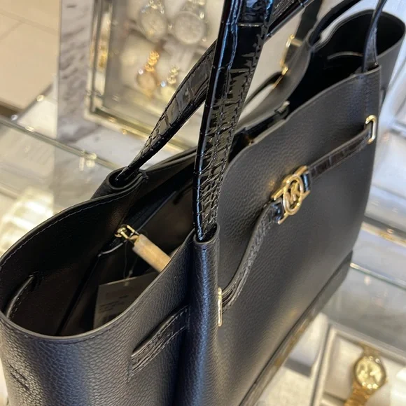 MICHAEL KORS
Reed Large Leather Belted Satchel Shoulder Tote Handbag 
Black - Picture 5 of 16